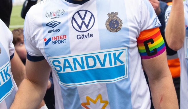 Officiellt Gefle IF flyttar upp Albin Hjelm