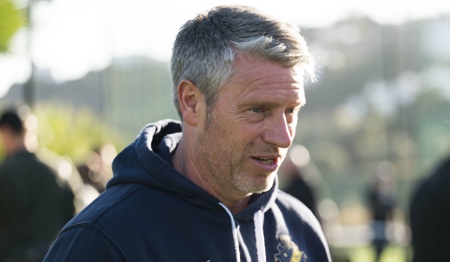 Silly Season: 
       AIK:s sportchef talar ut - de stannar kvar i klubben 
    