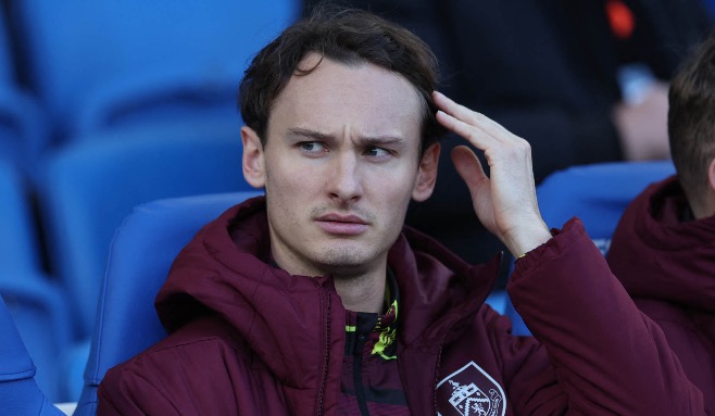 
       Burnley har åkt ut - Hjalmar Ekdal öppnar upp om framtiden 
    