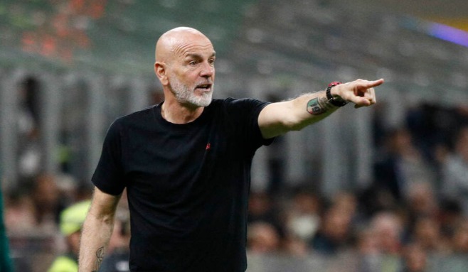 Silly Season: 
       Pioli uppges överens med Napoli - tränaren svarar 
    