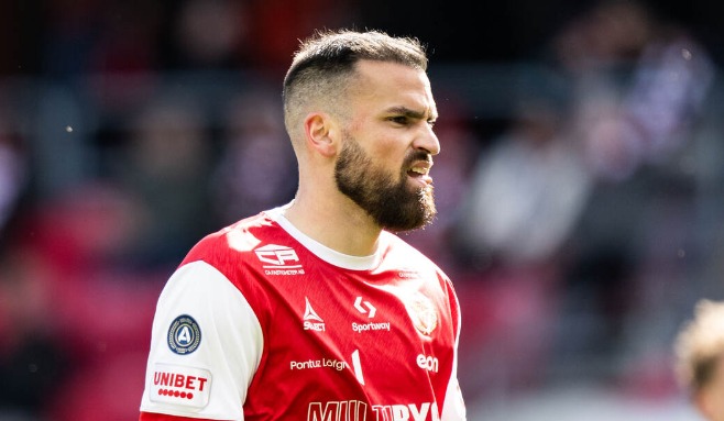IFK Göteborg: 
       Anfallaren öppnar upp om uteblivna flytten till Blåvitt 
    