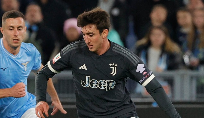 Silly Season: 
       Officiellt: Han förlänger med Juventus 
    