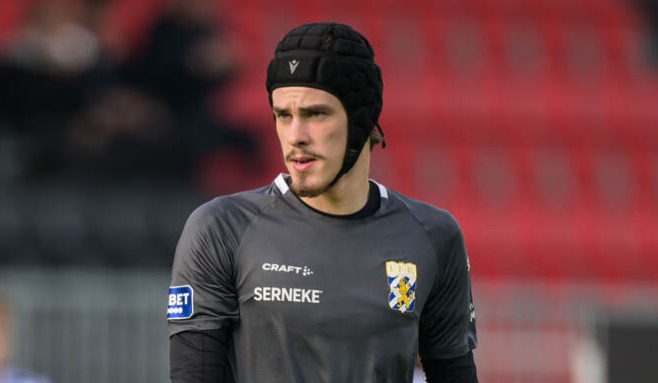 Östersunds FK: 
       Officiellt: Superettanklubb värvar Adam Benediktsson 
    