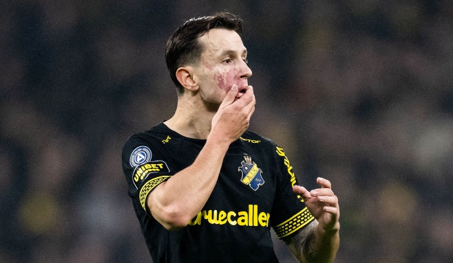 AIK Fotboll: 
       De är ute efter Bersant Celina - får nobben 
    