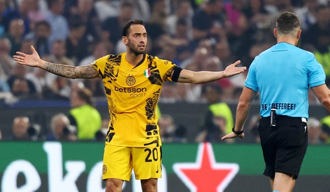 Hakan Calhanoglu