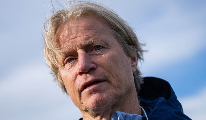 2025-10-11, Sverige landslagschef