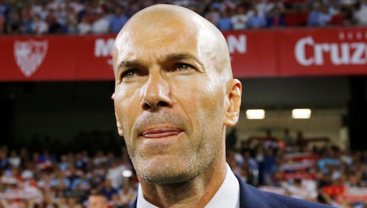 
       Uppgifter: Zinédine Zidane mycket nära giganten 
    