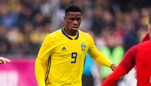 Silly Season: 
       Allsvensk toppklubb uppges jaga Emmanuel Ekong 
    